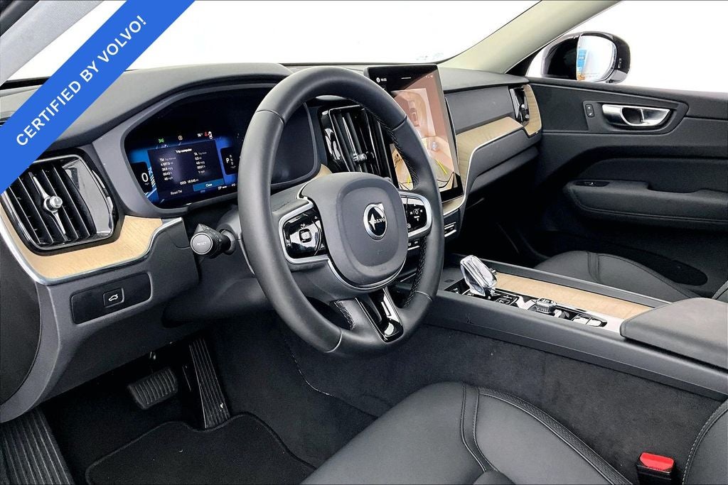 2026 Volvo XC60 B5 Plus