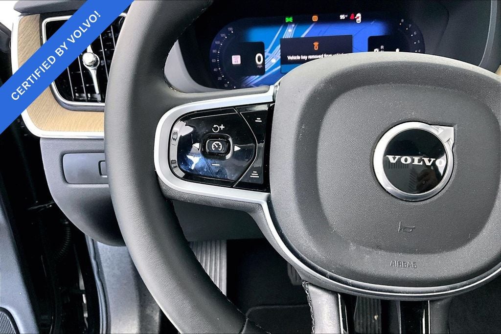2026 Volvo XC60 B5 Plus