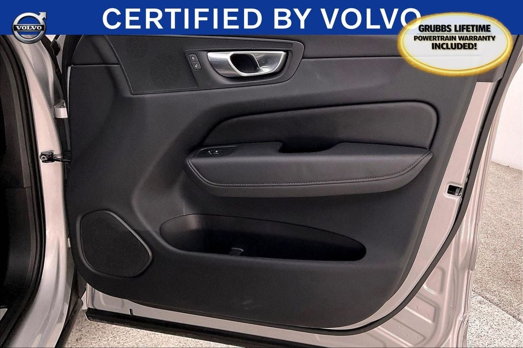 2025 Volvo XC60 B5 Plus