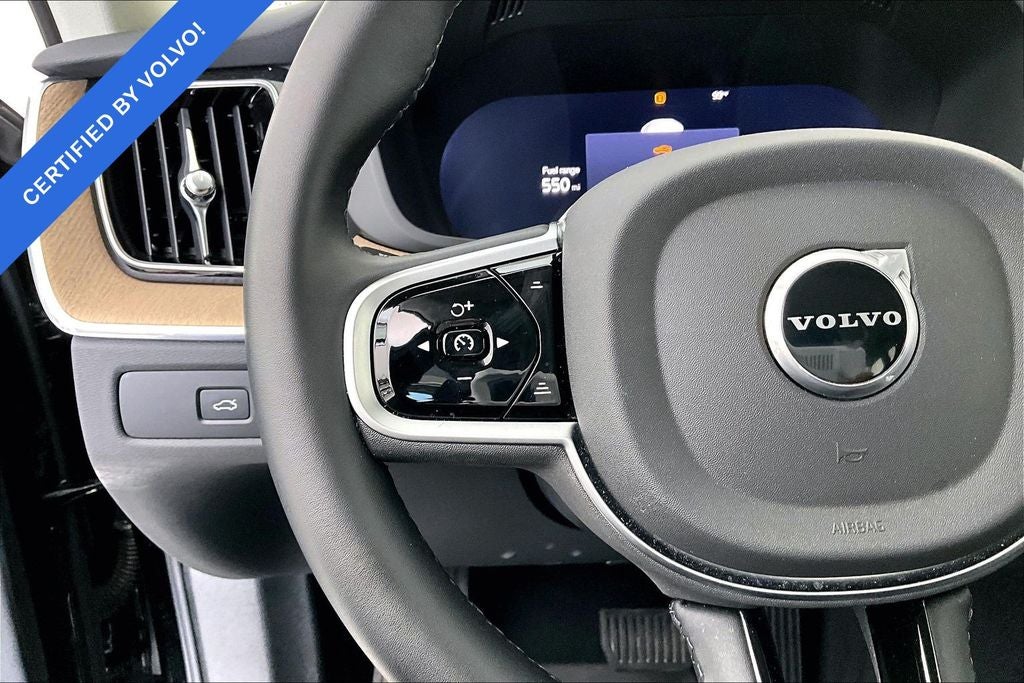 2026 Volvo XC60 B5 Plus