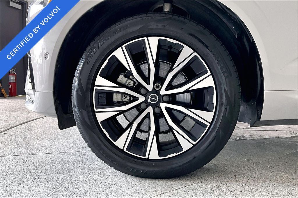 2025 Volvo XC60 B5 Plus