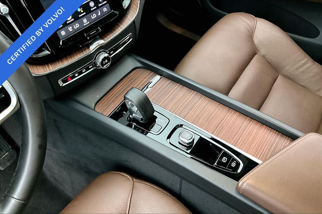 2025 Volvo XC60 B5 Plus