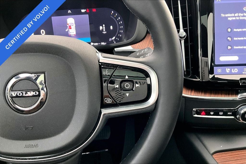 2025 Volvo XC60 B5 Plus