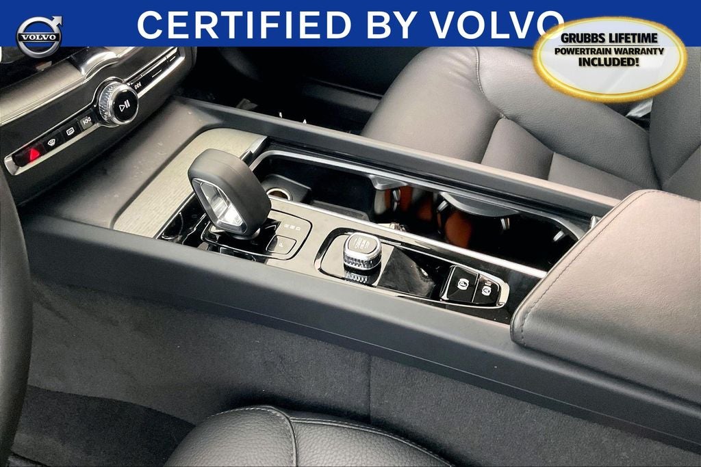 2025 Volvo XC60 B5 Plus