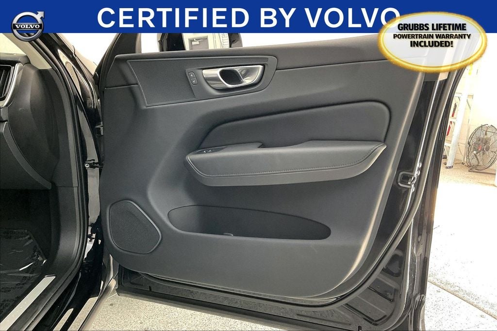 2025 Volvo XC60 B5 Plus