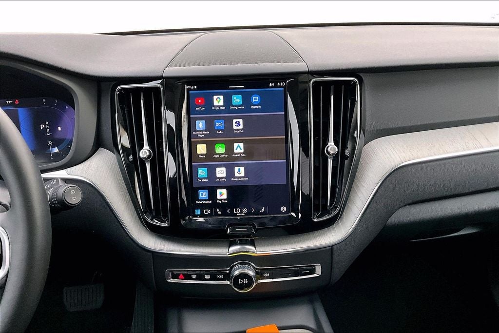 2025 Volvo XC60 B5 Plus