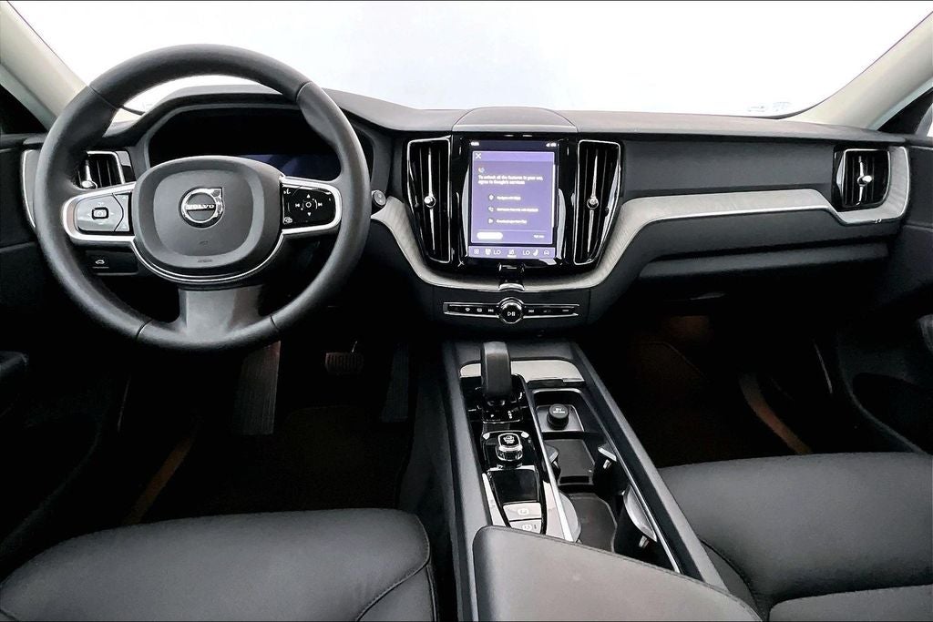 2025 Volvo XC60 B5 Plus AWD