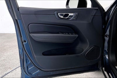 2025 Volvo XC60 B5 Plus AWD