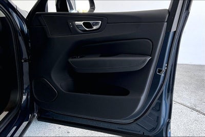 2025 Volvo XC60 B5 Plus AWD