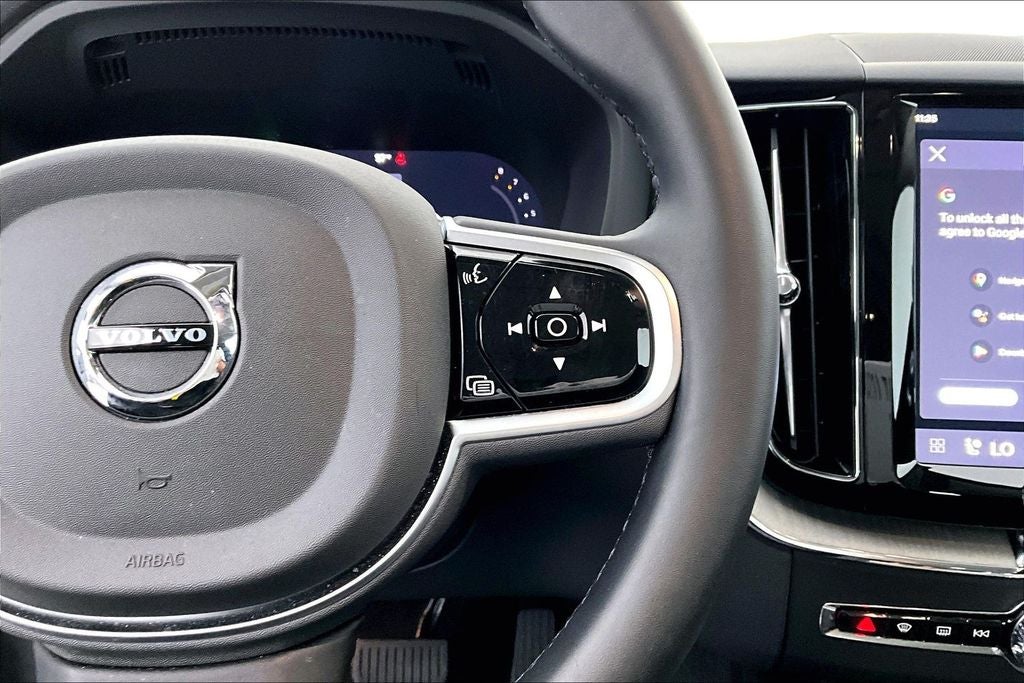 2025 Volvo XC60 B5 Plus AWD