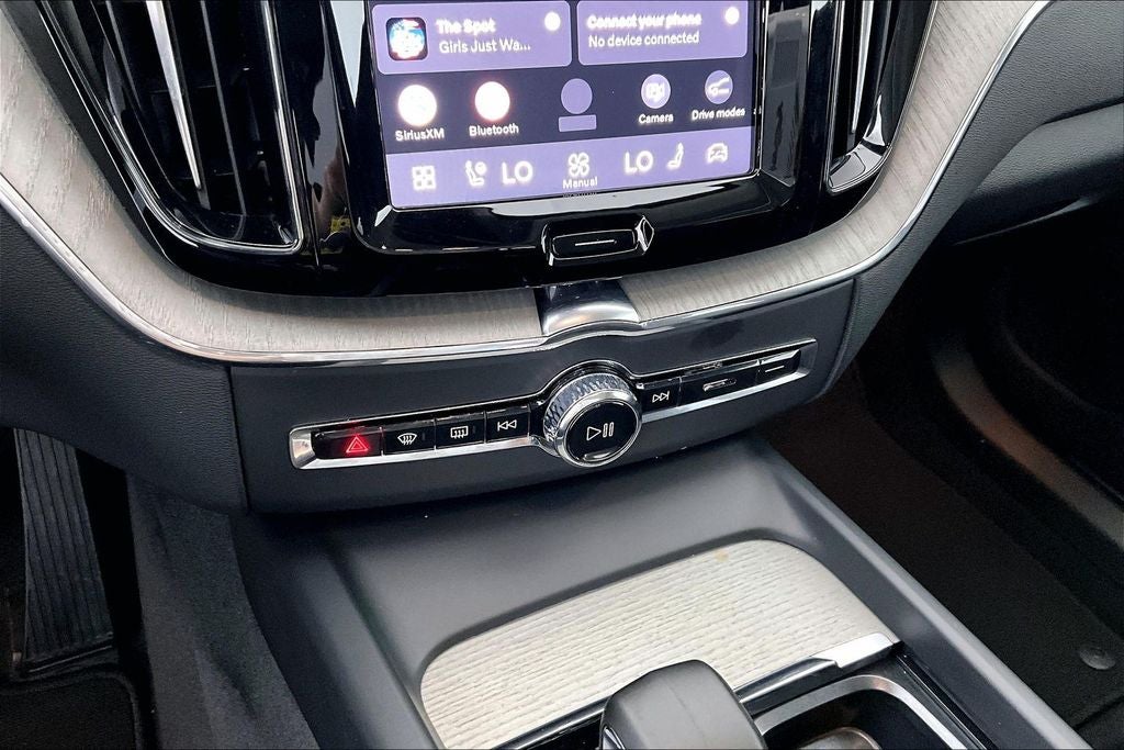 2025 Volvo XC60 B5 Plus AWD