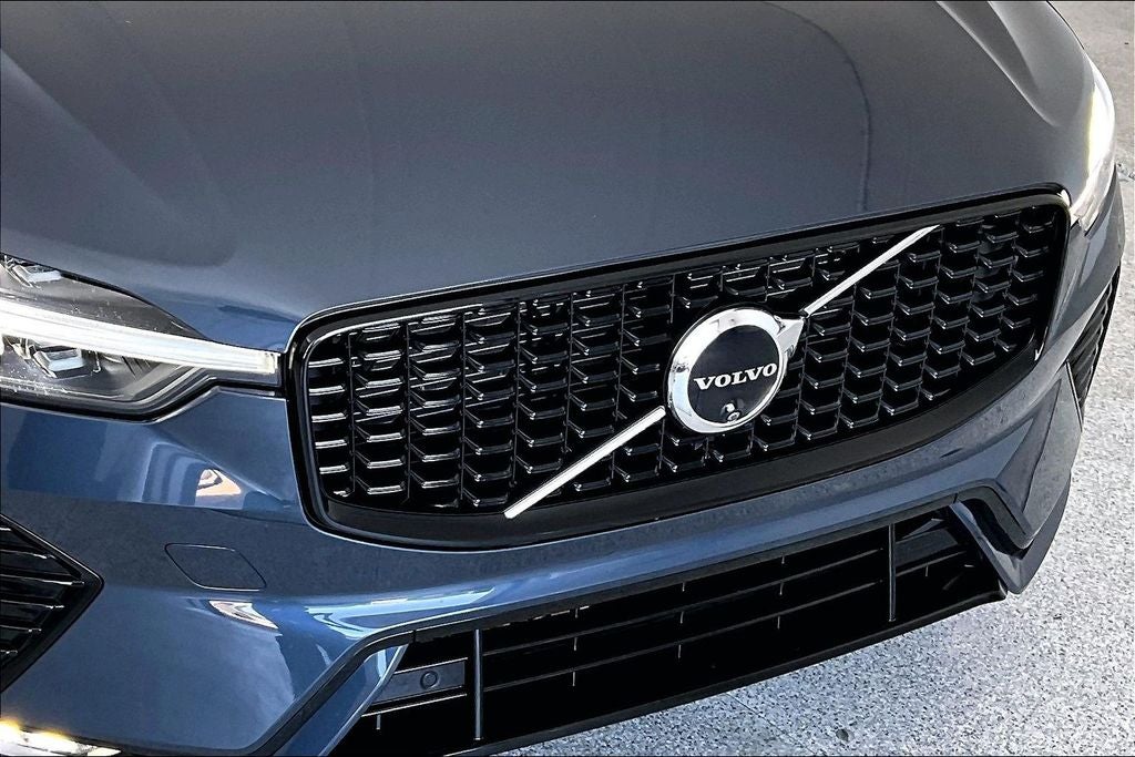2025 Volvo XC60 B5 Plus AWD