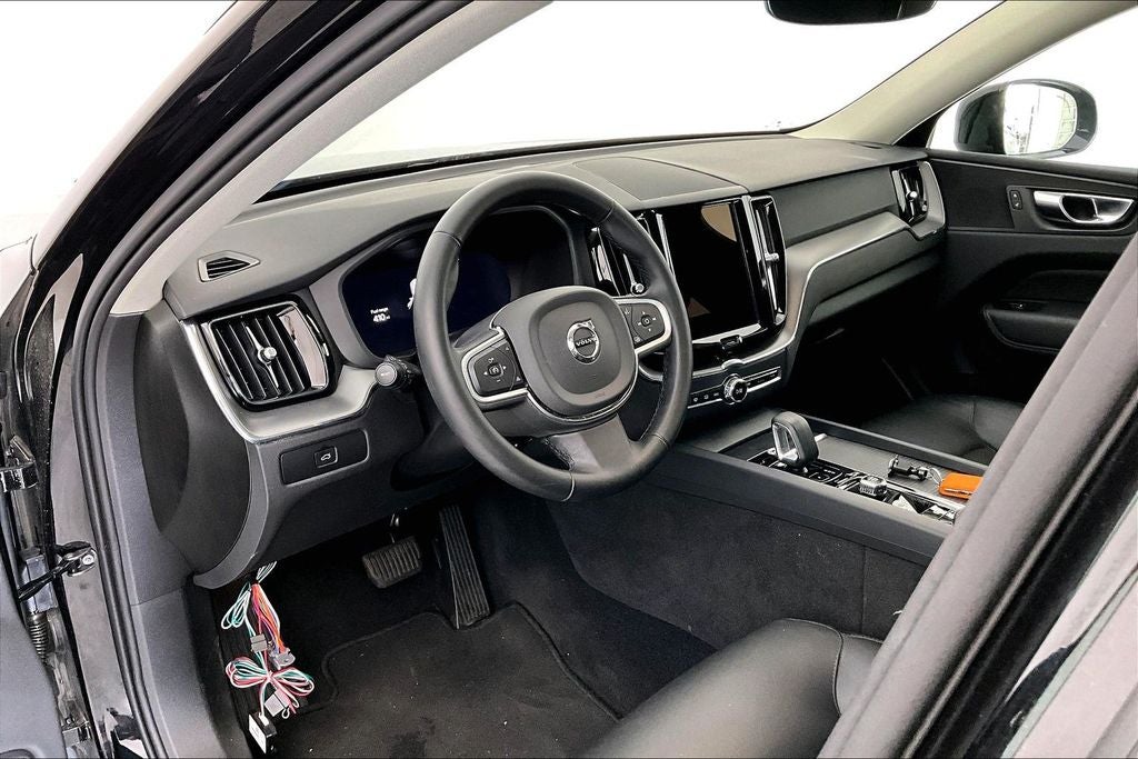 2025 Volvo XC60 B5 Core