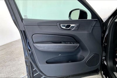 2025 Volvo XC60 B5 Core