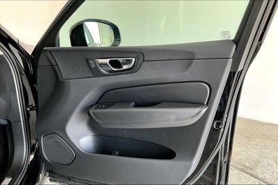 2025 Volvo XC60 B5 Core