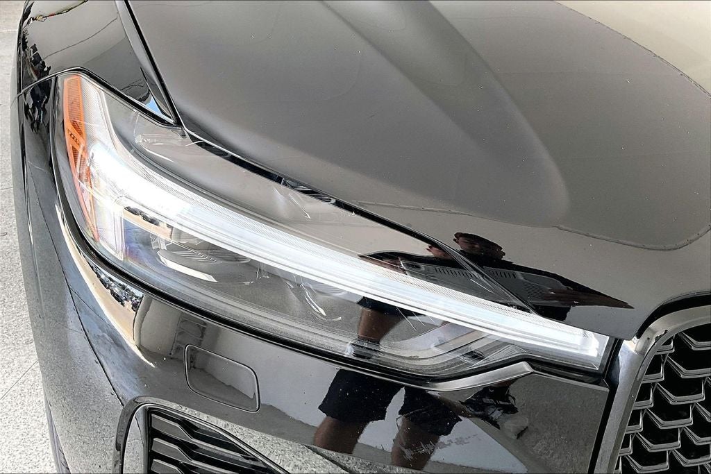 2025 Volvo XC60 B5 Core