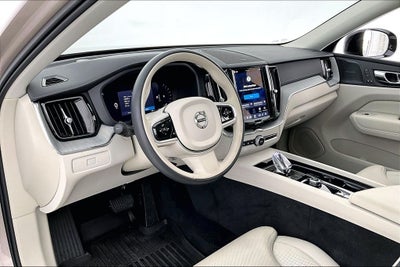 2025 Volvo XC60 B5 Ultra