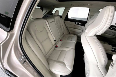2025 Volvo XC60 B5 Ultra