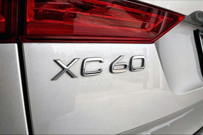 2025 Volvo XC60 B5 Ultra