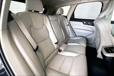 2025 Volvo XC60 B5 Ultra