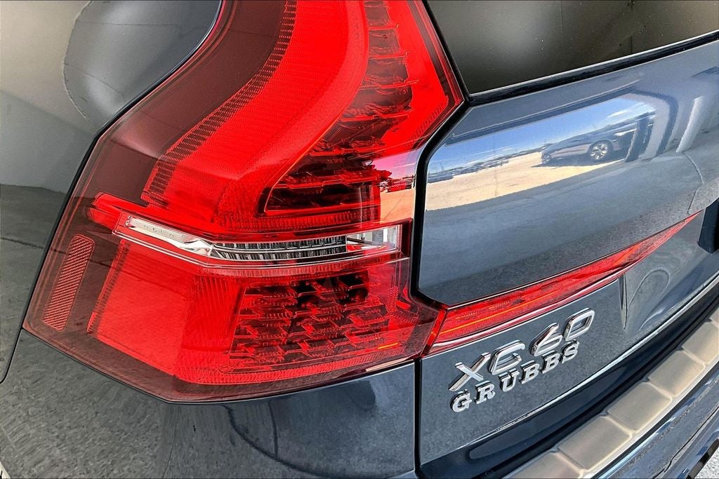 2025 Volvo XC60 B5 Ultra