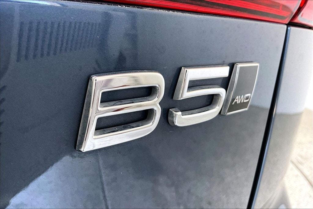 2025 Volvo XC60 B5 Ultra