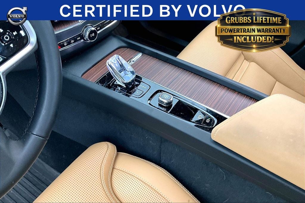 2025 Volvo XC60 B5 Ultra