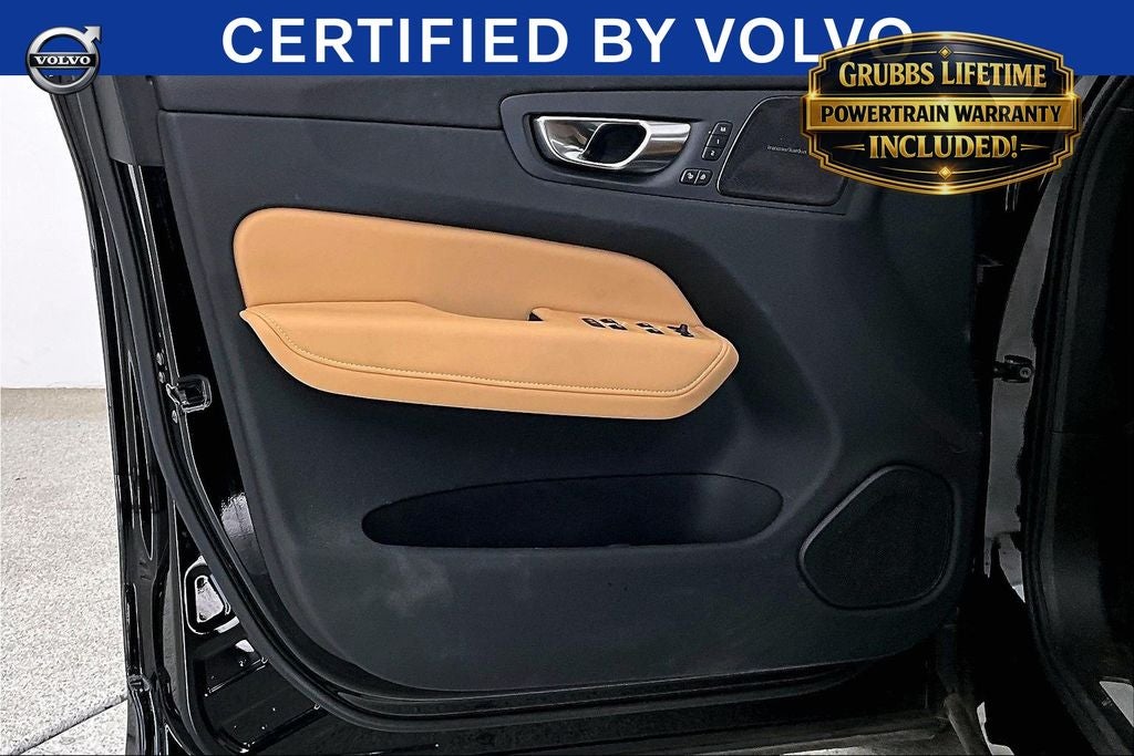 2025 Volvo XC60 B5 Ultra