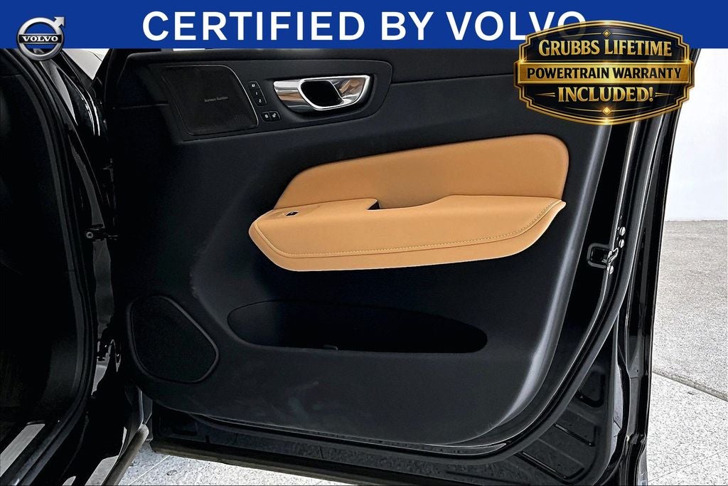 2025 Volvo XC60 B5 Ultra