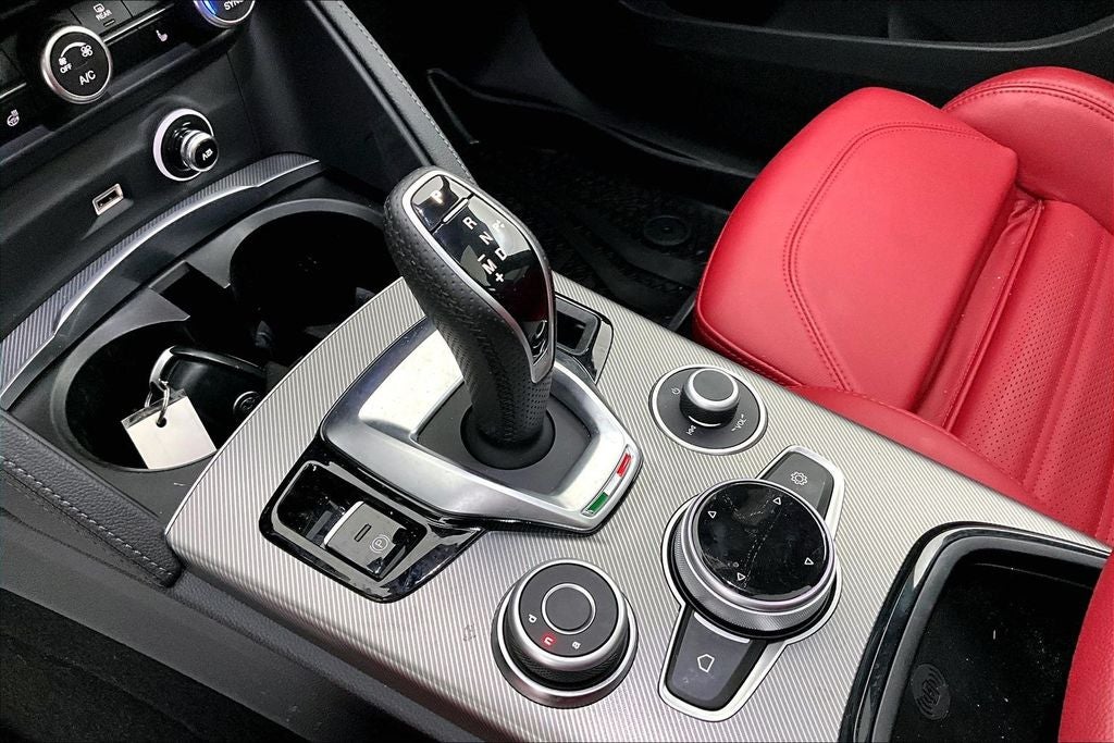 2025 Alfa Romeo Stelvio Veloce