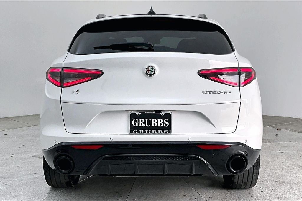 2025 Alfa Romeo Stelvio Veloce
